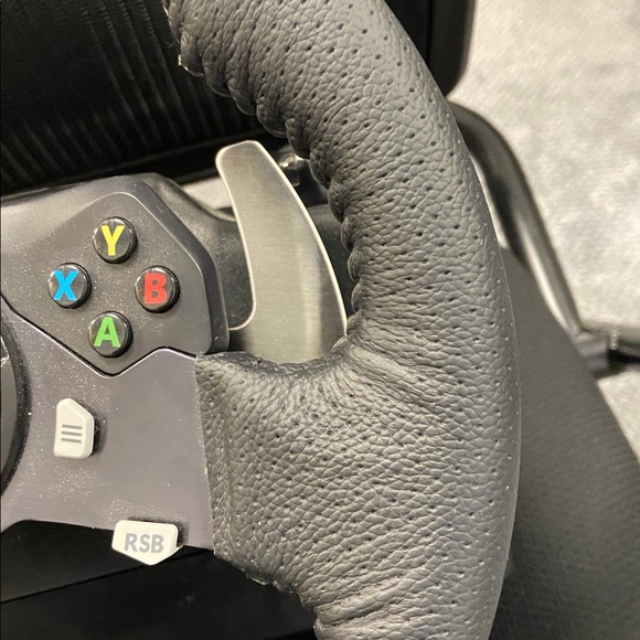 Logitech G920 Driving Force Racing Wheel With Pedals - Picture 4 of 8